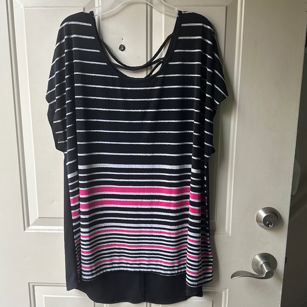 Cato Women’s Multicolored Striped Top. Size (2X) 18/20 W